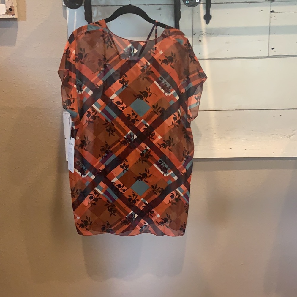 Cabi top - Picture 2 of 2